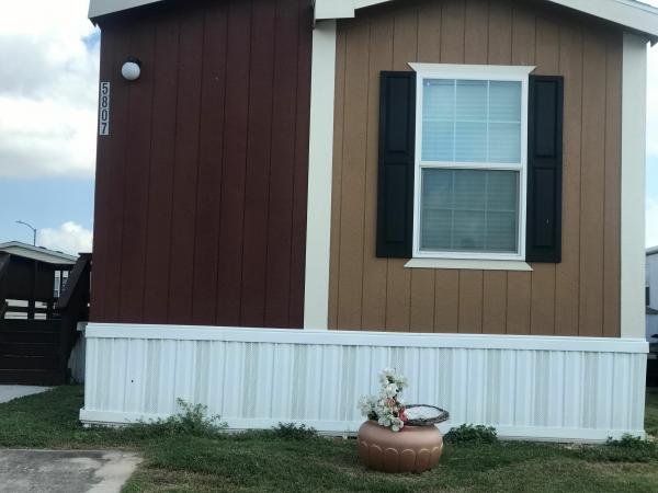 2017 Champion 20-YS1672B Mobile Home