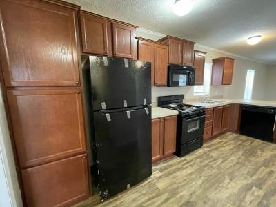 Photo 4 of 17 of home located at 547 Deborah Lane Lynwood, IL 60411