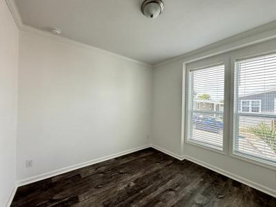 Photo 4 of 14 of home located at 5423 43rd Drive N # 522 Riviera Beach, FL 33404