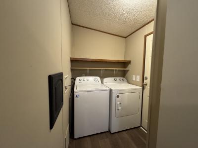 Photo 5 of 12 of home located at 28927 Briarwood Flat Rock, MI 48134