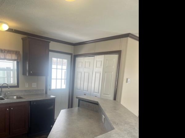 2017 EAGLE RIVER LC -785428  Home