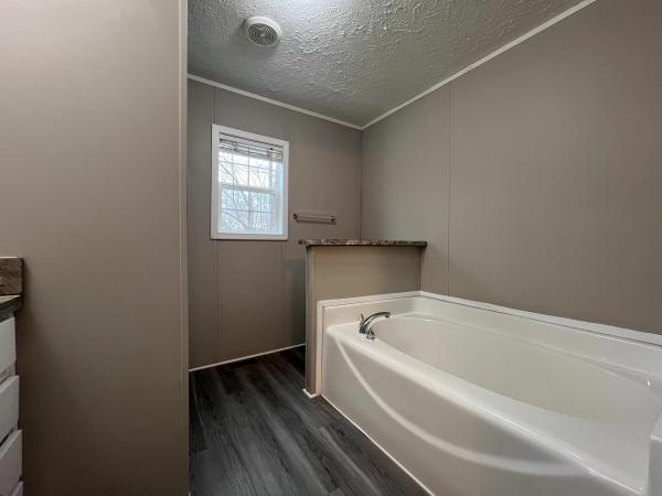 2014 Clayton Homes Inc Community Series Mobile Home