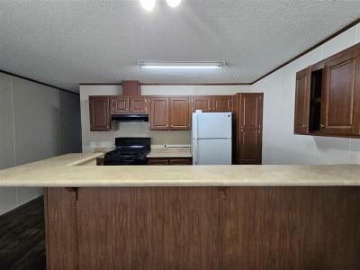 Photo 5 of 13 of home located at 308 Bayport Circle Lot 53 Springport, MI 49284