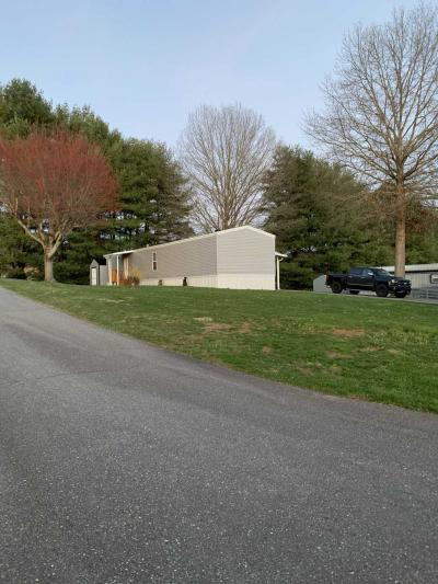 Photo 2 of 10 of home located at 29 Rangeview Acres Candler, NC 28715