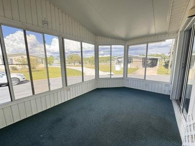 Photo 5 of 12 of home located at 928 SE Vito Dr Lot #521 Crystal River, FL 34429