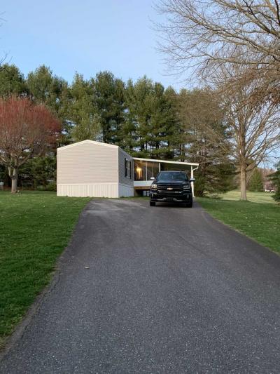 Photo 3 of 10 of home located at 29 Rangeview Acres Candler, NC 28715