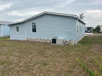 Photo 4 of 11 of home located at 2609 86th Street E Palmetto, FL 34221