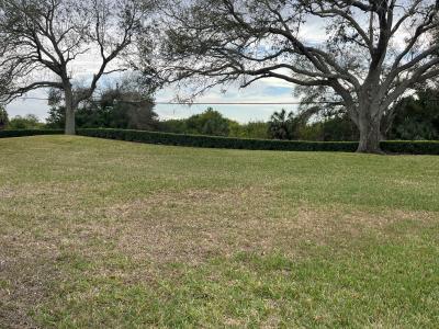 Photo 5 of 11 of home located at 2609 86th Street E Palmetto, FL 34221