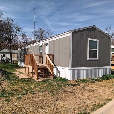 Photo 2 of 13 of home located at 2501 Martin Luther King Dr #625 San Angelo, TX 76903