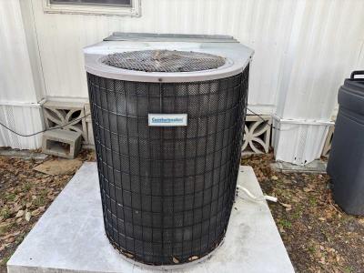 Photo 3 of 36 of home located at 4673 Yacht Ave Lakeland, FL 33805