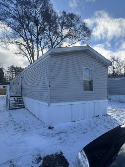 Photo 2 of 19 of home located at 301 Mantle Ave #210Kc Jackson, MI 49202