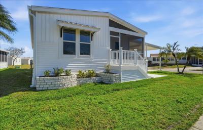 Photo 5 of 35 of home located at 226 Palm Boulevard Parrish, FL 34219