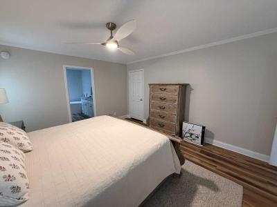 Photo 3 of 28 of home located at 201 Begonia Dr Matteson, IL 60443