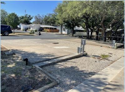 Photo 2 of 4 of home located at 25 Paseo Encinal Drive Rv1 Kerrville, TX 78028