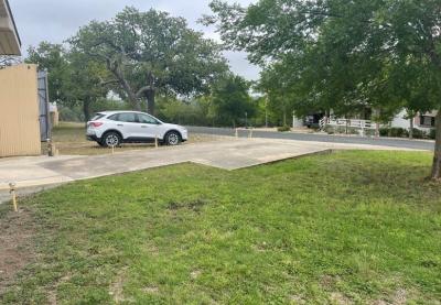 Photo 2 of 4 of home located at 25 Paseo Encinal Drive Rv3 Kerrville, TX 78028