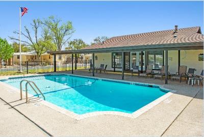 Photo 3 of 4 of home located at 25 Paseo Encinal Drive Rv3 Kerrville, TX 78028