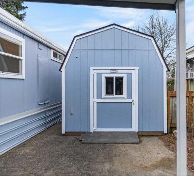 Photo 5 of 8 of home located at 3500 SE Concord Rd # 42 Milwaukie, OR 97267