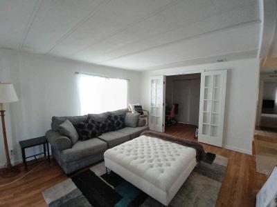 Photo 4 of 8 of home located at 8775 20th St. Lot 240 Vero Beach, FL 32966