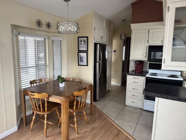 1992 Park Manufactured Home