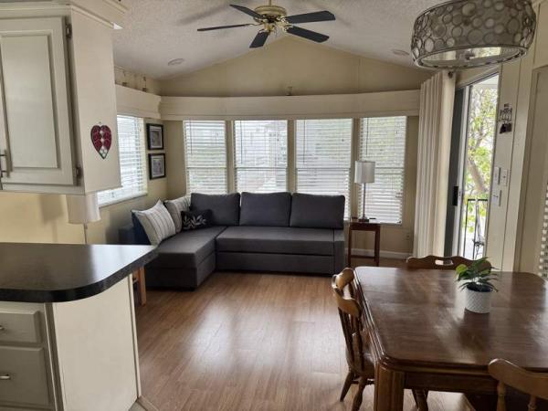 1992 Park Manufactured Home