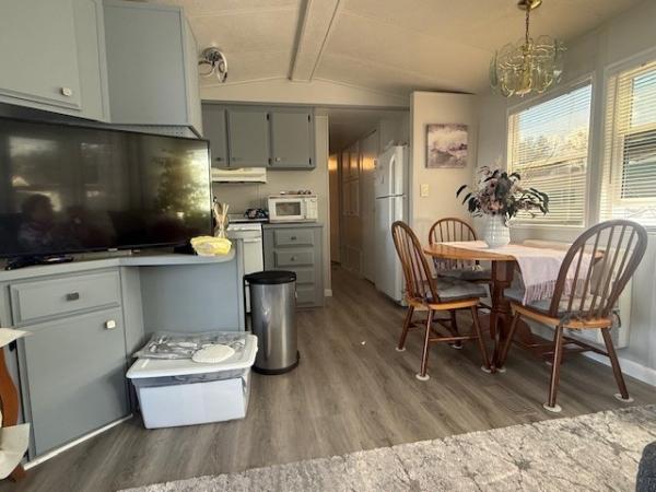 1986 Park Manufactured Home