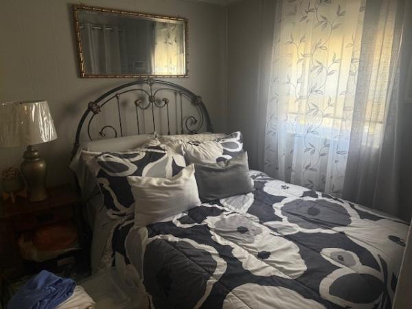 1986 Park Manufactured Home