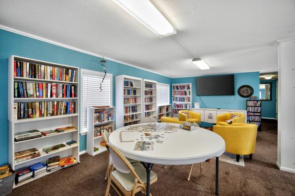 1986 Park Manufactured Home