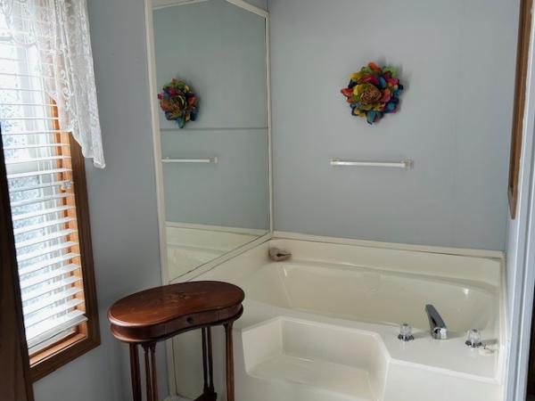 1993 Victorian MI0025330358 Mobile Home