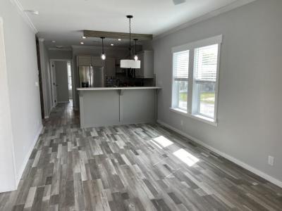 Photo 5 of 20 of home located at 1405 82nd Avenue, Site #104 Vero Beach, FL 32966