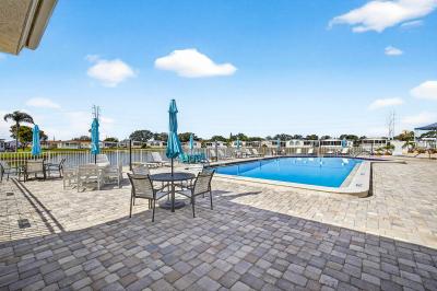 Photo 4 of 15 of home located at 1998 Douglas Lane Lot 284 Tarpon Springs, FL 34689