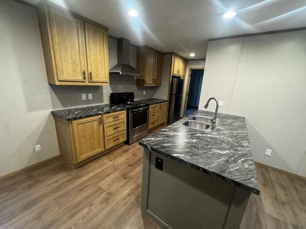 2022 76CEJ16663AH22  Home