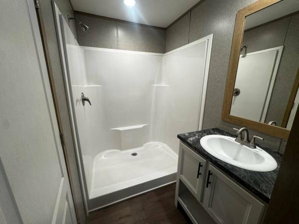 2022 76CEJ16663AH22  Home