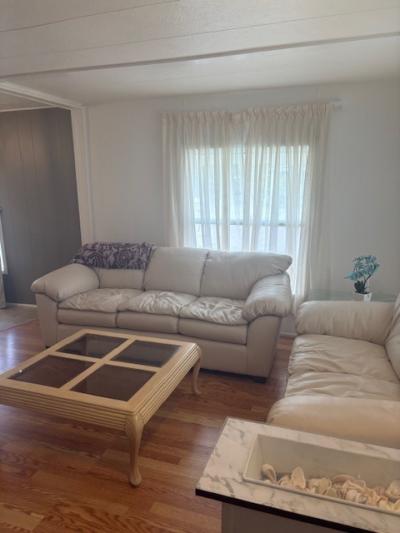 Photo 5 of 53 of home located at 59 Buttonwood Lane Naples, FL 34112