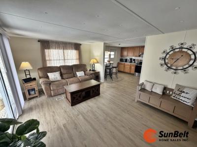 Photo 4 of 17 of home located at 2934 Griffin View Lot 27 Lady Lake, FL 32159