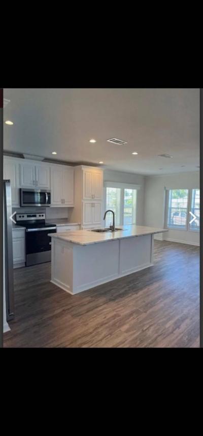 Photo 3 of 7 of home located at 162 Elmwood Lane Naples, FL 34112