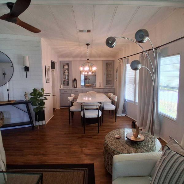 1985 Manufactured Home