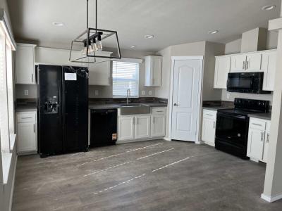 Photo 5 of 11 of home located at 3966 S. Pacific Hwy. #17 Medford, OR 97501