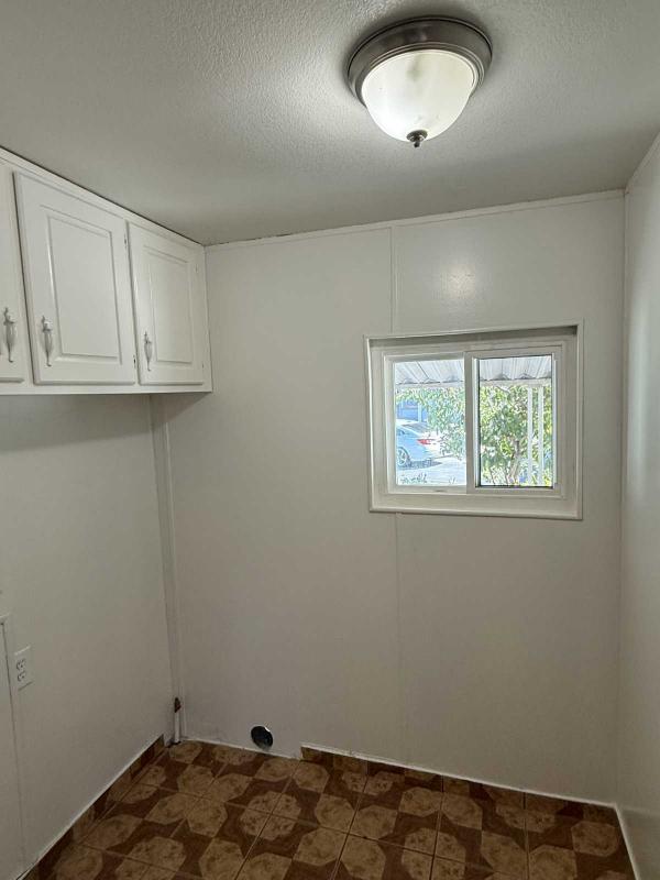 1989 Skyline 4608 Mobile Home