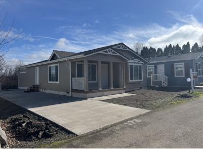 Photo 4 of 16 of home located at 5055 NE Elliott Circle #178 Corvallis, CA 97330