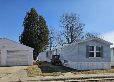 Mobile Home at 1331 Bellevue St  Lot E Green Bay, WI 54302