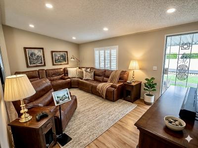 Photo 3 of 13 of home located at 4216 Kingman Ln Bakersfield, CA 93301