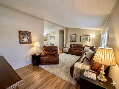 Photo 2 of 13 of home located at 4216 Kingman Ln Bakersfield, CA 93301