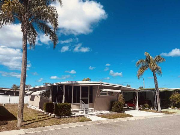 Photo 1 of 2 of home located at 2550 State Route 580, Lot 446 Clearwater, FL 33761