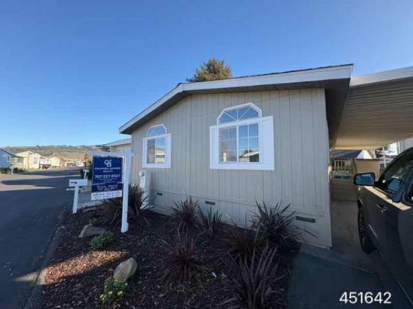 Photo 1 of 2 of home located at Mountain View Mobile Estates 220 Pear Ln Santa Rosa, CA 95407