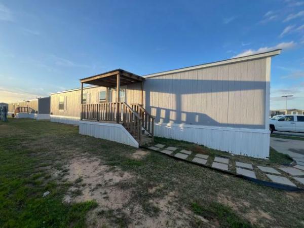 Photo 1 of 2 of home located at Katy Meadows Mhp 4343 Katy Hockley Rd Unit 144 Katy, TX 77493