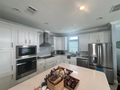 Photo 5 of 10 of home located at 170 NE Buoy Dr Jensen Beach, FL 34957