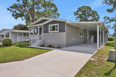 Photo 2 of 30 of home located at 822 Sunbird Terrace Lot #087 Sebring, FL 33872