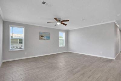Photo 4 of 30 of home located at 822 Sunbird Terrace Lot #087 Sebring, FL 33872