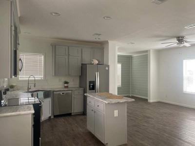 Photo 4 of 24 of home located at 205 Sunbird Square Lot #069 Sebring, FL 33872