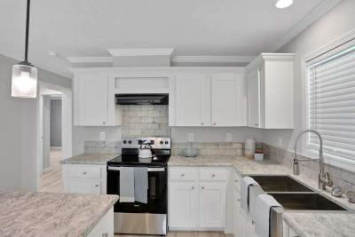 Photo 5 of 33 of home located at 119 Sunbird Square Lot #066 Sebring, FL 33872